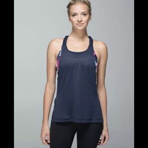 Lululemon Stash It Tank Inky‎ Floral size 6 gym sporty Athliesure running